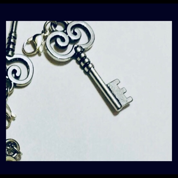 Origami Owl Silver key dangle 2” - retired but new - Picture 3 of 6